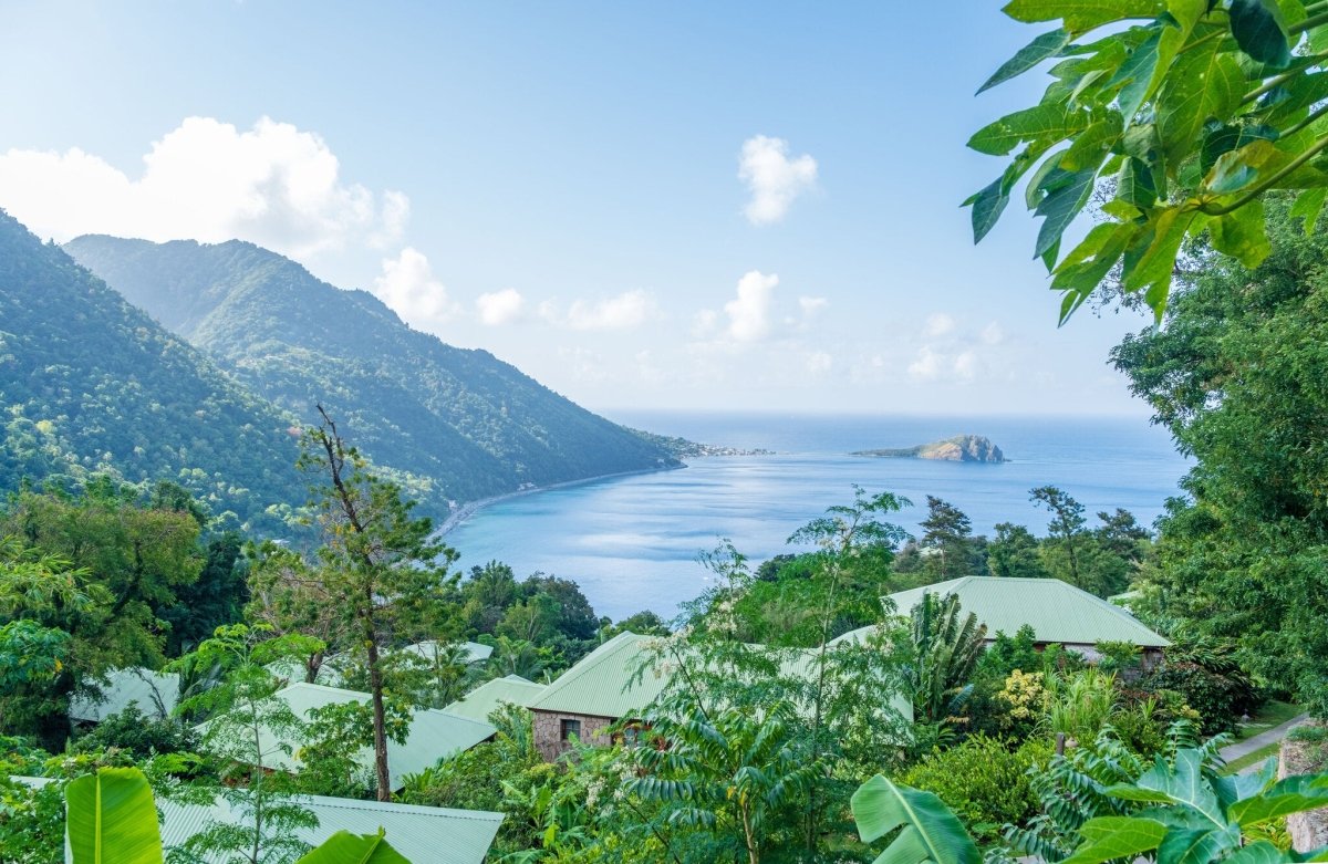 Can You Vape in Dominica? Guide for vapers