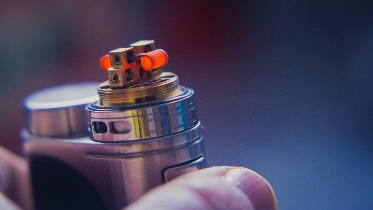 How to Correctly Prime a Coil - Mister Vape